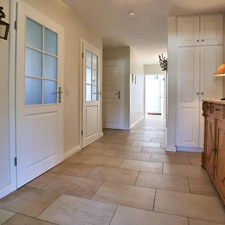 Apartament Garden 1 *